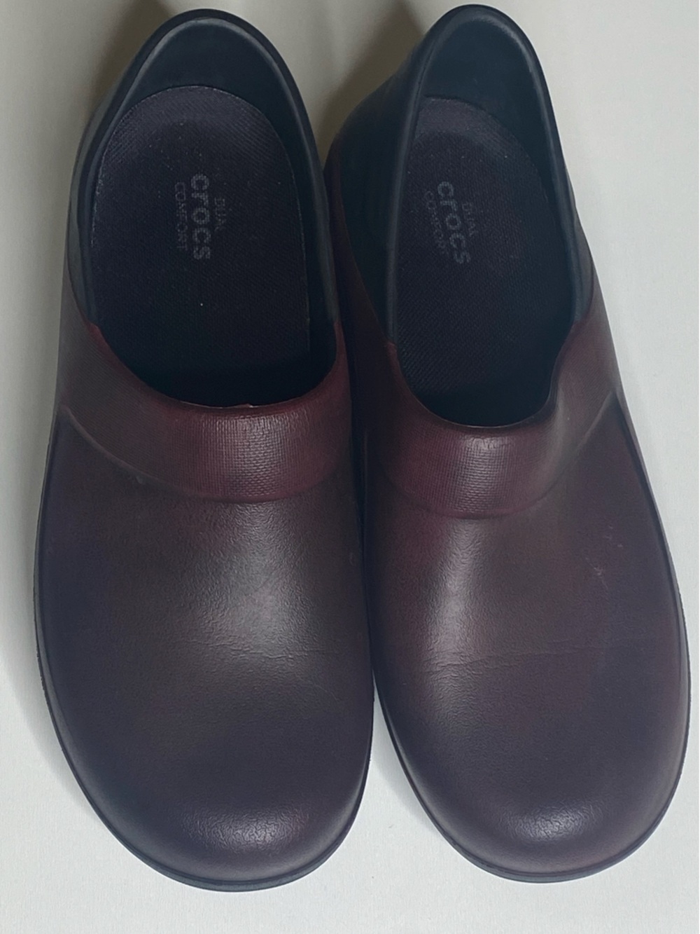 CROCS Women’s Size 8 Neria Pro II Woro Slip-On Rubber Burgundy Clogs